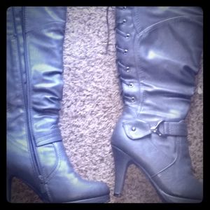 Womens lace back heel grey boots